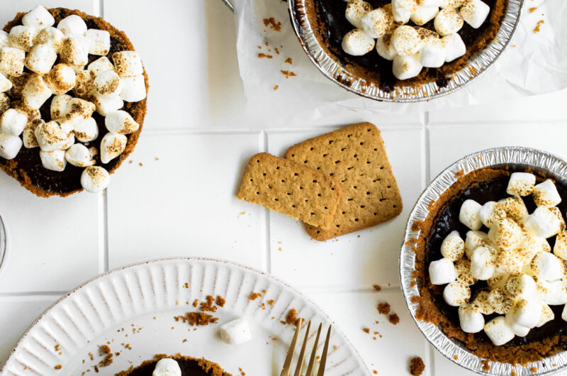 Gluten-free s'mores pies have never been easier (or more delicious)!