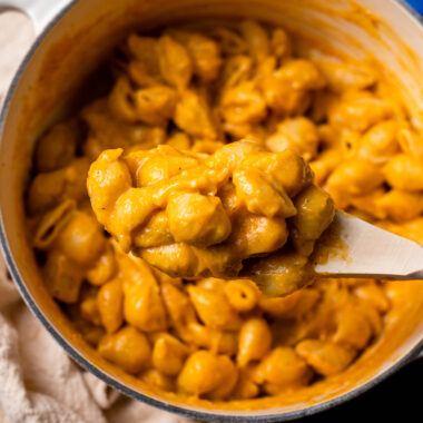 It doesn't get much more fall than pumpkin Mac n' Cheese! This gluten-free recipe is perfect on a cold night or for Thanksgiving.